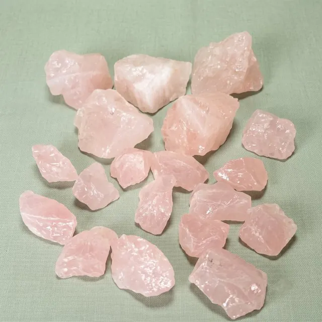 Rose quartz raw stones